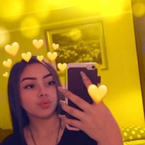 Meet your Posher, Fatima